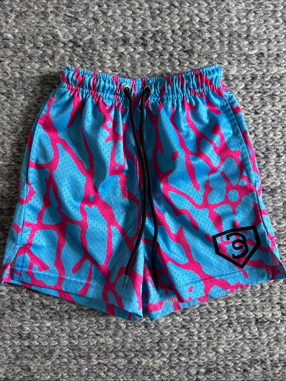 Kids Athletic batwrapz Shorts in Bright Blue and Pink